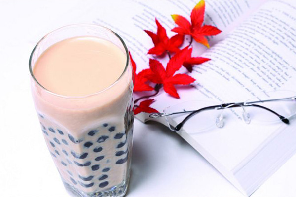 奶茶店怎么加盟生意好？总部扶持一对一手把手